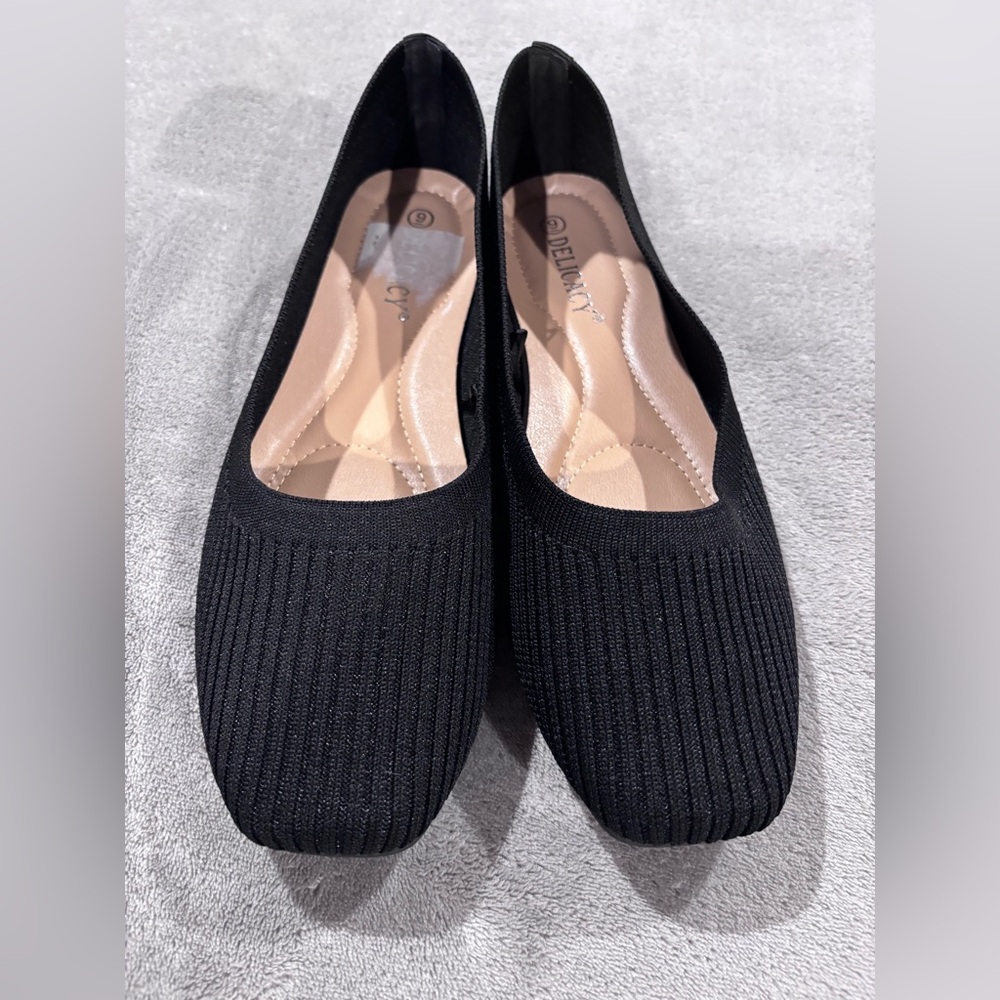 NWOT Delicacy Black Ribbed Flats